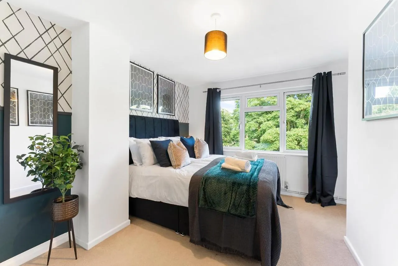 Boutique 4 Bed - Parking And Garden Apartment Bath 0*,